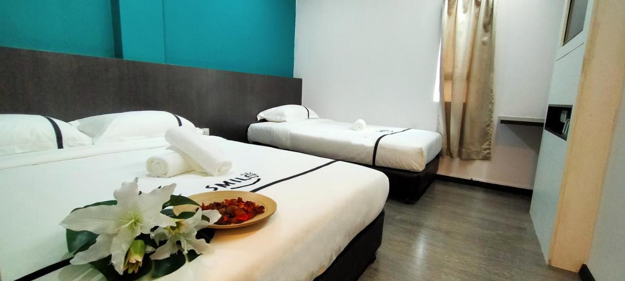 Smile Hotel Petaling Jaya SS2 Bagian luar foto